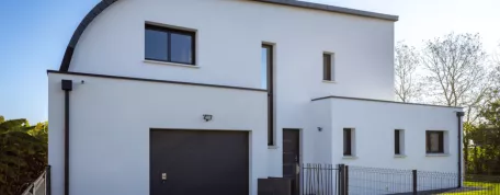 Toit plat, monopente ou deux pans : quelle toiture choisir pour une maison en Bretagne ?