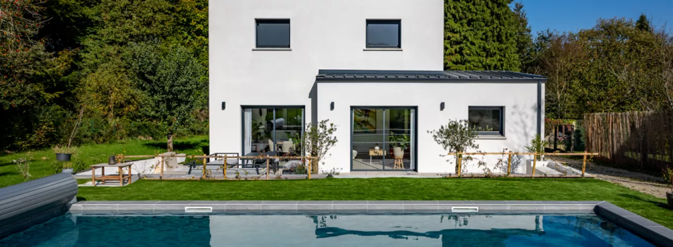 Maison contemporaine avec piscine à Bignan